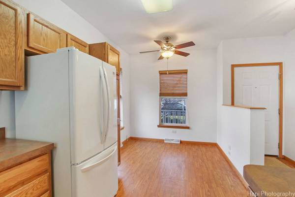 92 Rocking Horse LN, Grayslake, IL 60030