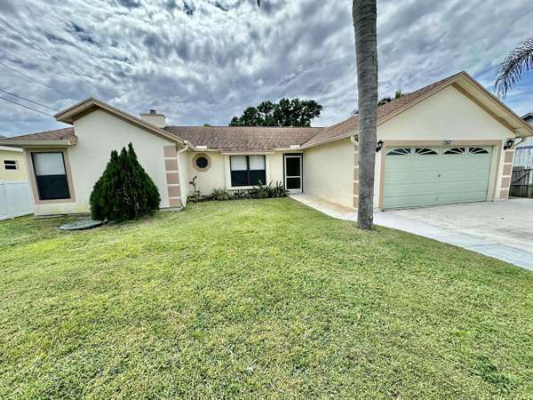 262 SW Aubudon AVE, Port Saint Lucie, FL 34984