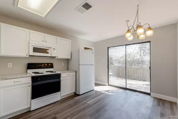 8918 BRANDING FLD, San Antonio, TX 78240-5445