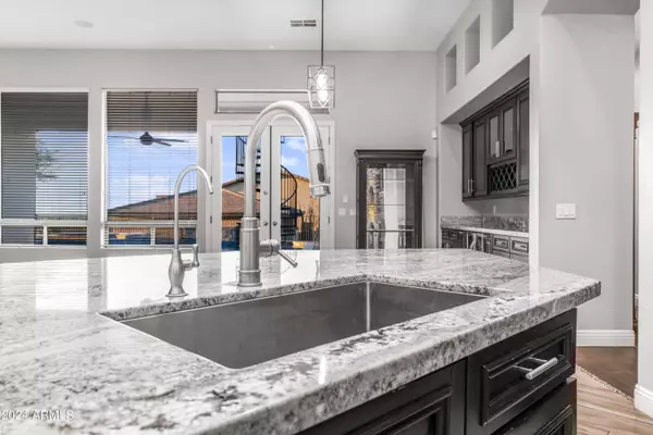 10210 S 18TH Avenue, Phoenix, AZ 85041