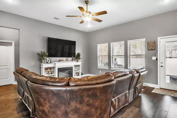 137 Private Road 6305, Mineola, TX 75773