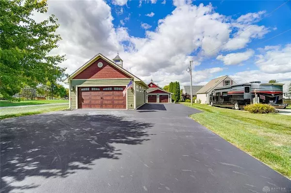 705 Lakengren Cove, Eaton, OH 45320