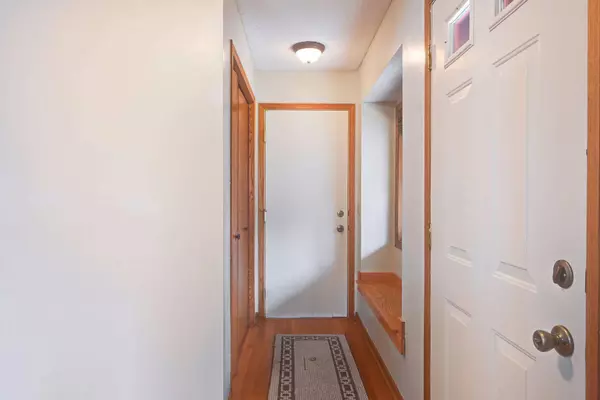 923 Lois LN, Lino Lakes, MN 55014