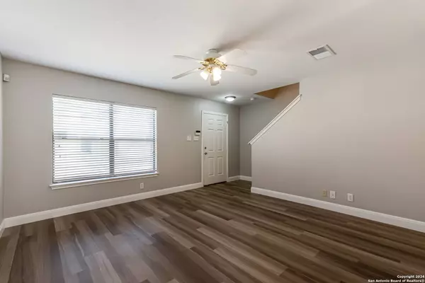 8918 BRANDING FLD, San Antonio, TX 78240-5445