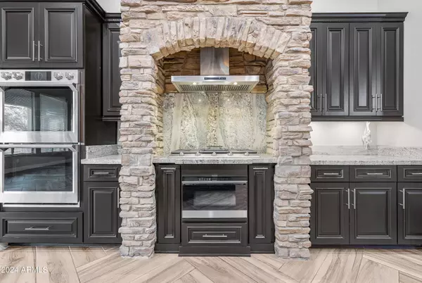 10210 S 18TH Avenue, Phoenix, AZ 85041