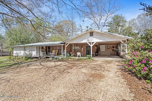 122 Clarence Bonnett Road, Lucedale, MS 39452
