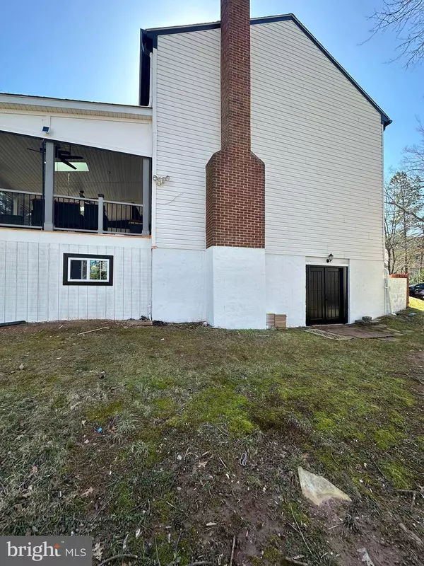 12330 WASHINGTON BRICE RD, Fairfax, VA 22033