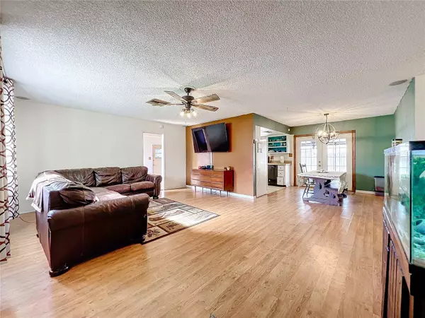 40813 W 4TH AVE, Umatilla, FL 32784