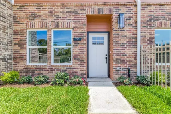5262 Ella #202 A/B, Houston, TX 77018