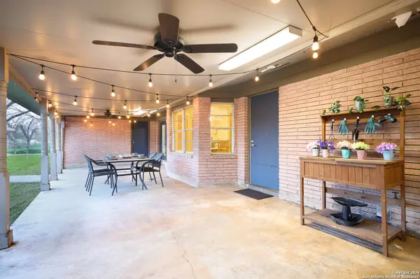 543 Ware Blvd, San Antonio, TX 78221