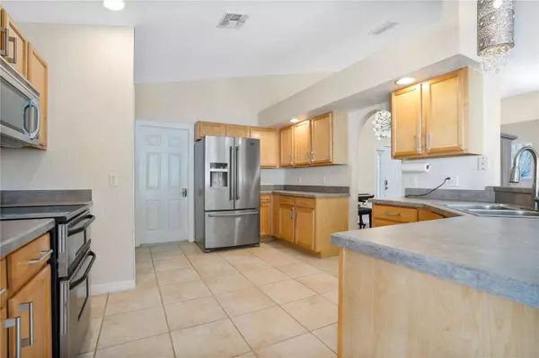 335 REGENCY ST, Davenport, FL 33896