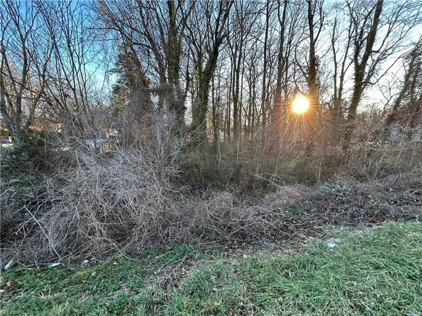 911 Old Winston RD, High Point, NC 27265