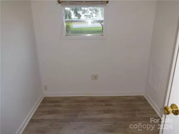 6682 Nc Highway 150 HWY, Sherrills Ford, NC 28673