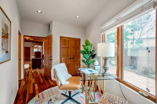 4653 Trinity DR, Los Alamos, NM 87544