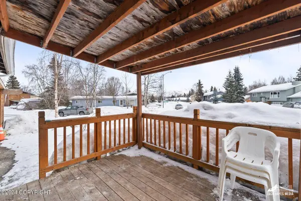 1928 Columbine ST, Anchorage, AK 99508