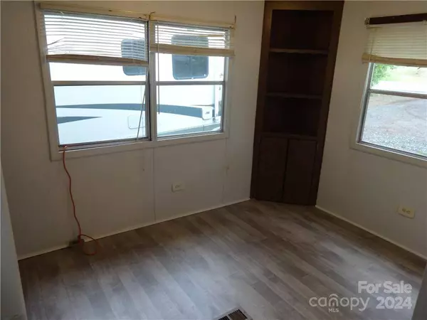 6682 Nc Highway 150 HWY, Sherrills Ford, NC 28673