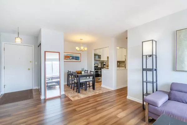 150 S Oak Park AVE #403, Oak Park, IL 60302