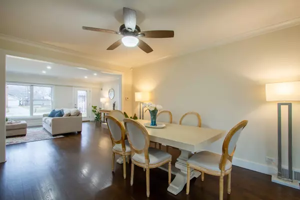 315 N Bothwell ST, Palatine, IL 60067