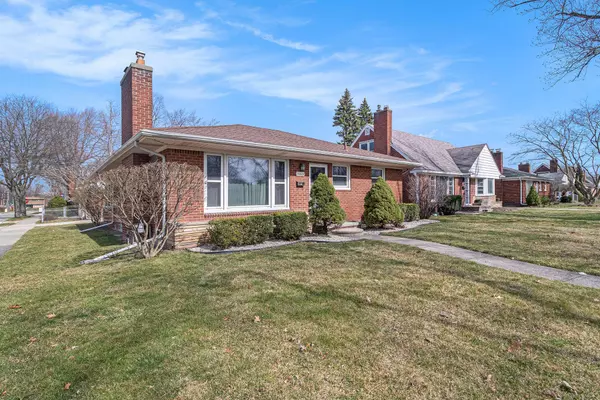 21901 Edmunton Street, Saint Clair Shores, MI 48080