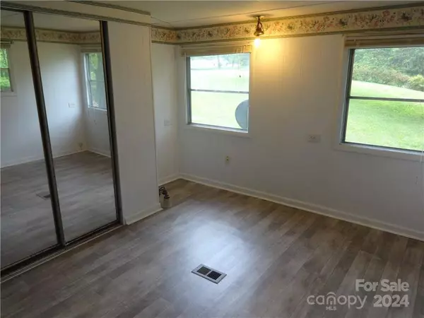 6682 Nc Highway 150 HWY, Sherrills Ford, NC 28673