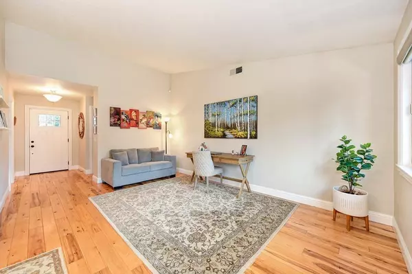 5924 Adana CIR, Carmichael, CA 95608