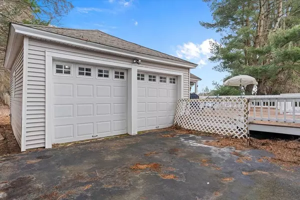 31 Albion St, Methuen, MA 01844