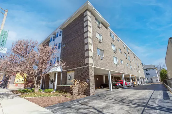 150 S Oak Park AVE #403, Oak Park, IL 60302