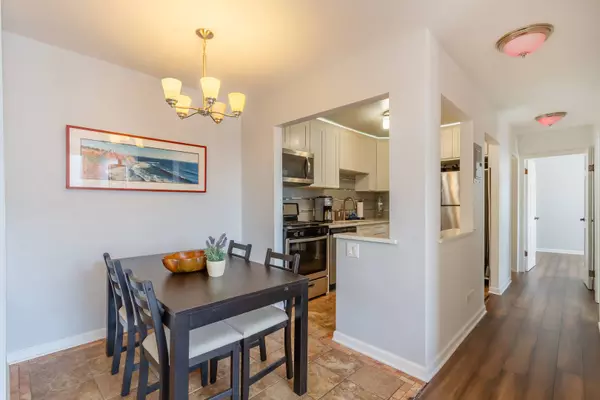 150 S Oak Park AVE #403, Oak Park, IL 60302