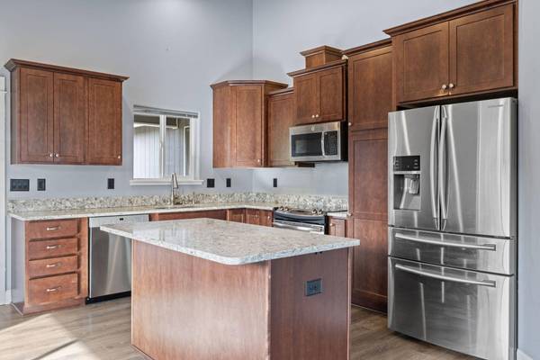 618 Tivoli Dr, Medford, OR 97501