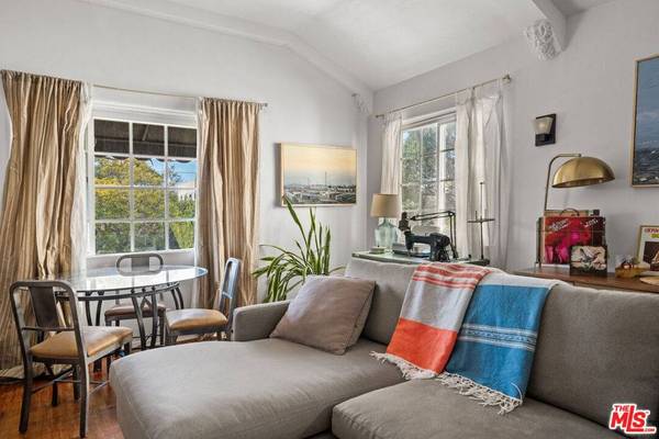 1352 S Longwood AVE, Los Angeles, CA 90019