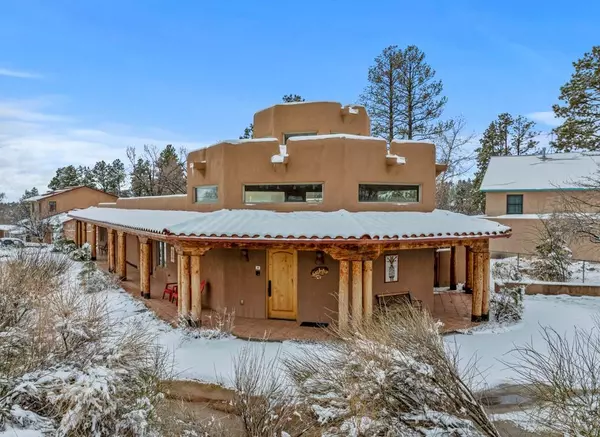 4653 Trinity DR, Los Alamos, NM 87544