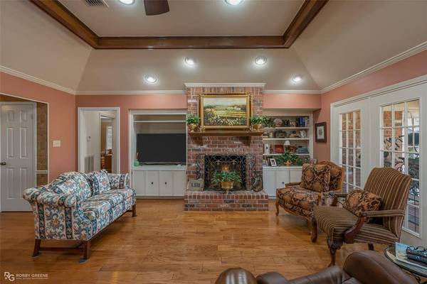 7634 Chesapeake Drive, Shreveport, LA 71105