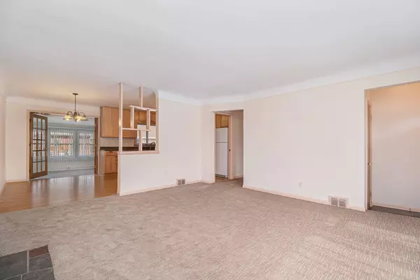 21901 Edmunton Street, Saint Clair Shores, MI 48080