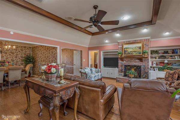 7634 Chesapeake Drive, Shreveport, LA 71105