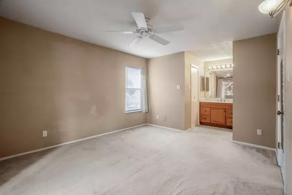 505 Oppenheimer DR #210, Los Alamos, NM 87544