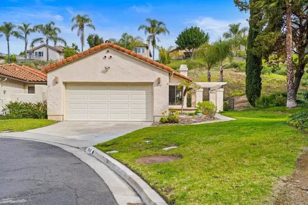 868 Huckleberry LN, Escondido, CA 92025