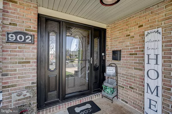 902 LAFAYETTE DR, Mount Laurel, NJ 08054