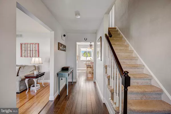 902 LAFAYETTE DR, Mount Laurel, NJ 08054