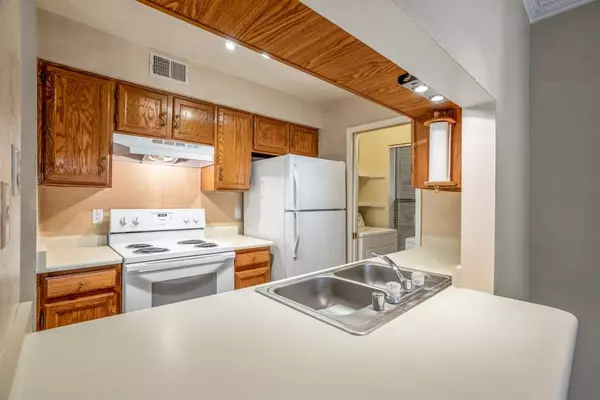 505 Oppenheimer DR #210, Los Alamos, NM 87544