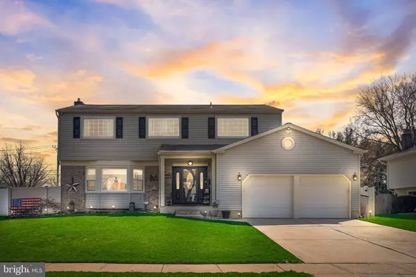 902 LAFAYETTE DR, Mount Laurel, NJ 08054