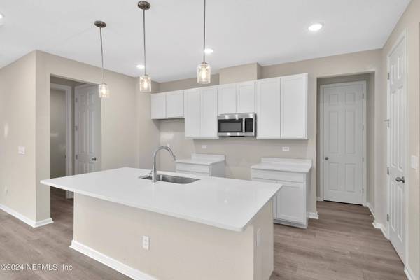 5818 TOMAHAWK LAKE DR, Jacksonville, FL 32254