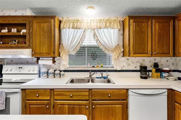 37604 DEERWOODS DR, Eustis, FL 32736