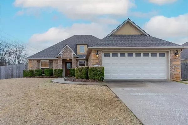 3415 W Earnhardt Dr, Fayetteville, AR 72704