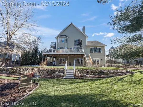 8857 BONAVENTURE Drive, Brighton, MI 48116
