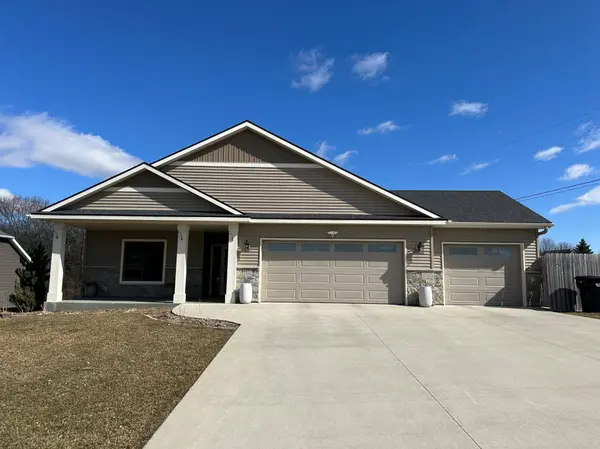 2504 Lisa LN NE, Rochester, MN 55906