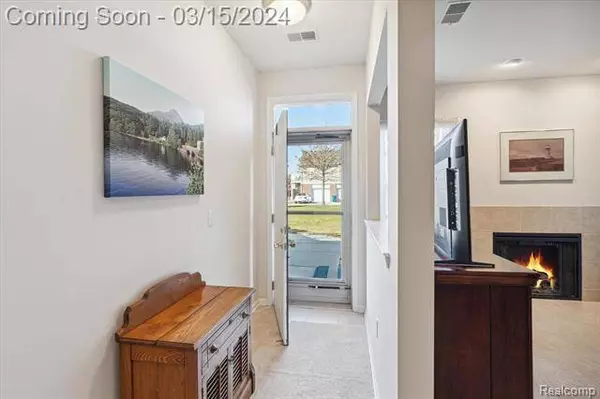 48436 MAPLEHURST Drive, Shelby Twp, MI 48317