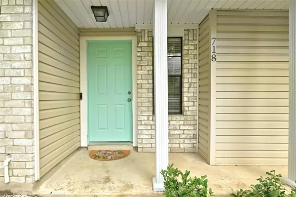 718 Dulwich ST, Austin, TX 78748