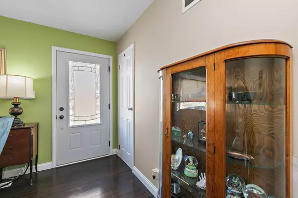 411 E Streamwood BLVD, Streamwood, IL 60107