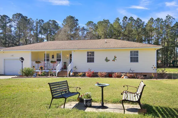 1593 E Church St, Bonneau, SC 29431