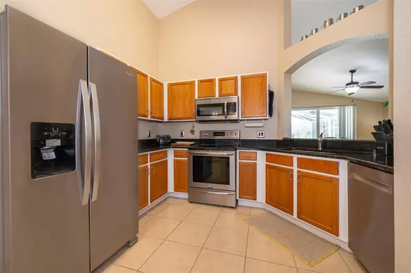 557 GLENEAGLES DR, Davenport, FL 33897